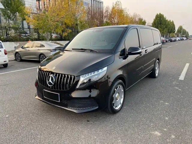 Фотография автомобиля — Mercedes-Benz V-Class