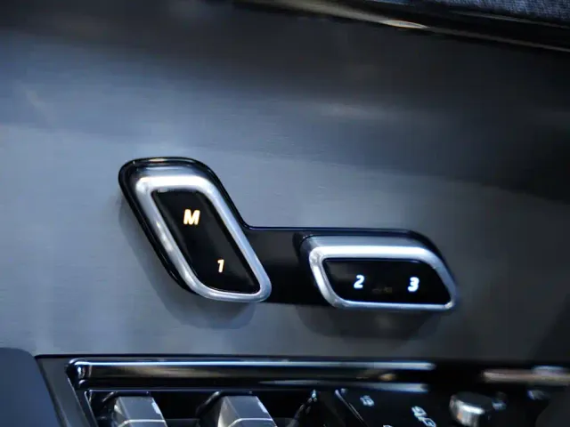 Land Rover Range Rover Sport — Фото автомобиля 16