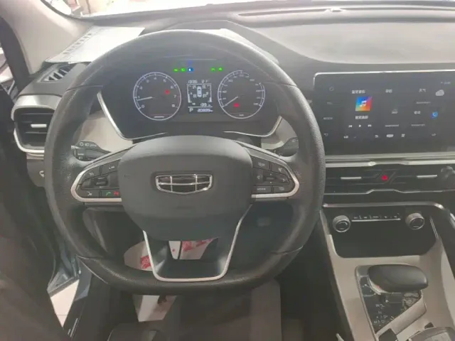 Geely Binyue — Фото автомобиля 9