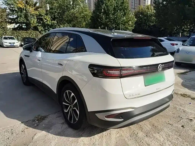 Volkswagen ID.4 X — Фото автомобиля 4