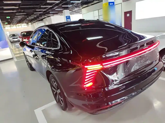 Hongqi H5 PHEV — Фото автомобиля 22