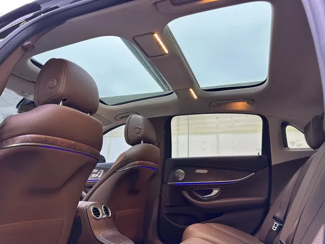 Mercedes-Benz E-Class — Фото автомобиля 15