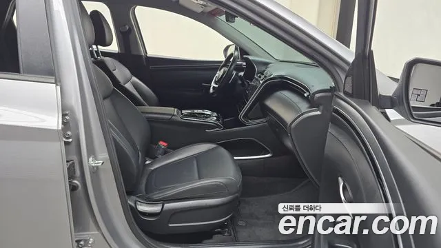 Hyundai Tucson Tucson (NX4) Дизель 2.0 2WD — Фото автомобиля 26