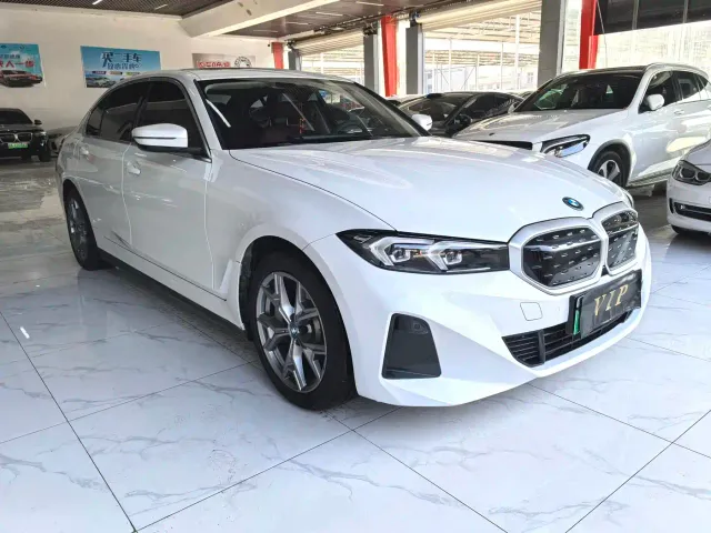 BMW i3 — Фото автомобиля 3