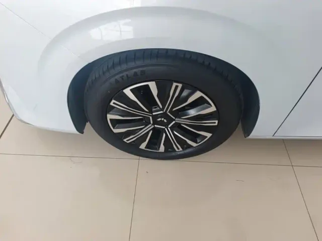 Wuling Starlight 730 — Фото автомобиля 22