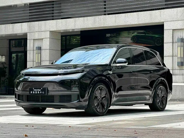 Li Auto L8 — Фото автомобиля 2