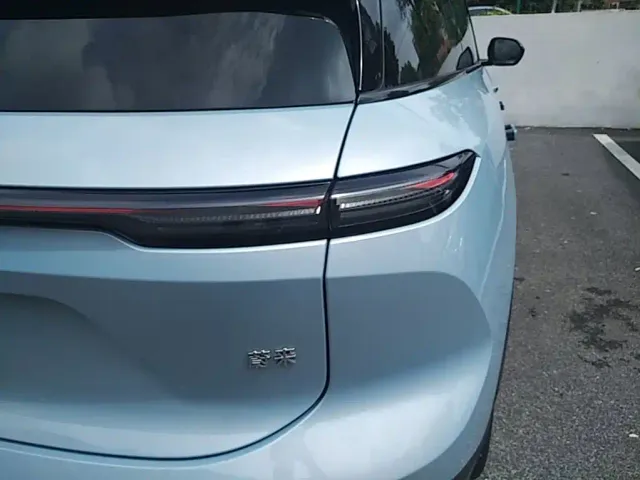 Nio ES6 — Фото автомобиля 7
