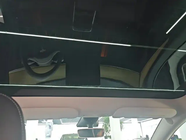 Tesla Model Y — Фото автомобиля 17