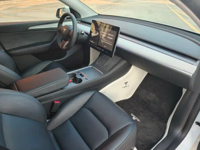 Tesla Model Y — Фото автомобиля 10