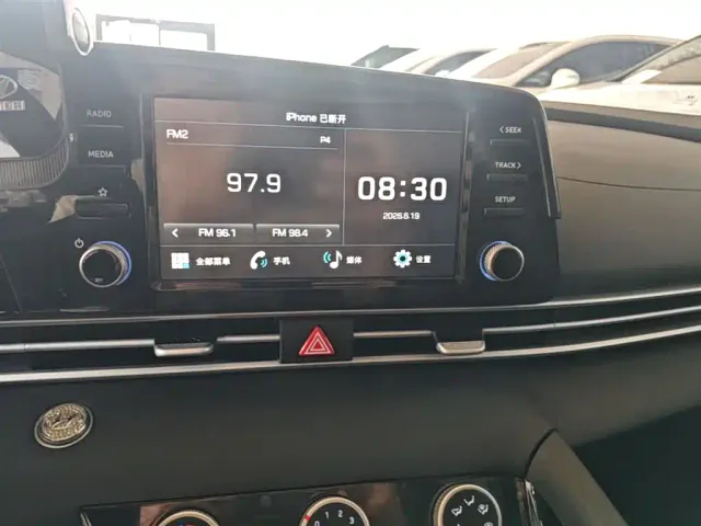 Hyundai Elantra — Фото автомобиля 12