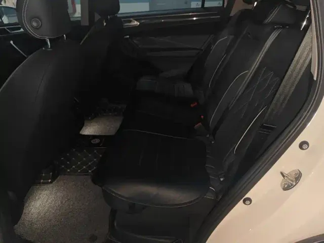 Volkswagen Tiguan L — Фото автомобиля 11