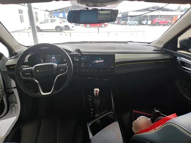 Roewe i5 — Фото автомобиля 9
