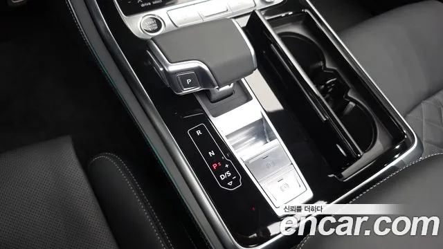 Audi Q8 55 TFSI quattro Premium — Фото автомобиля 9