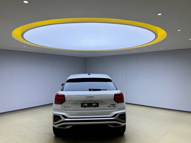 Audi Q2L — Фото автомобиля 5