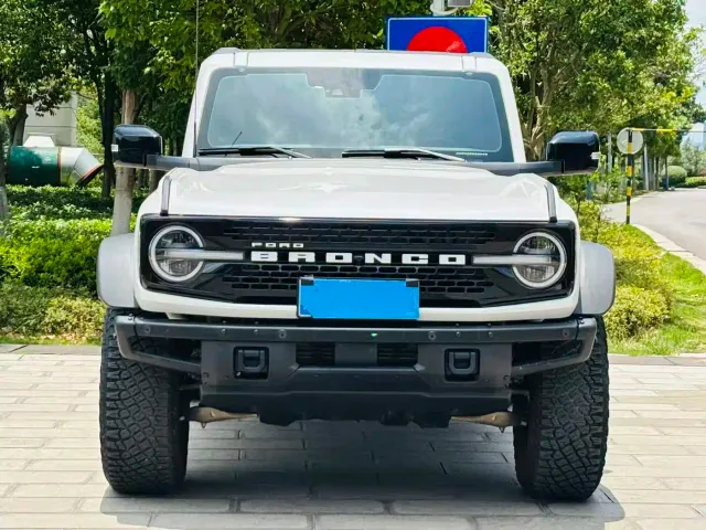 Ford Bronco — Фото автомобиля 2