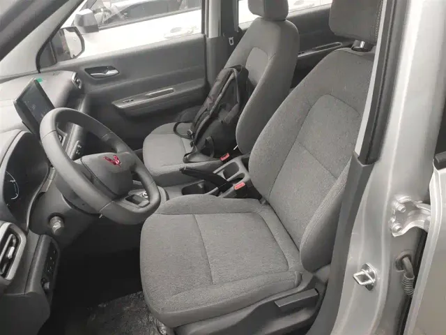 Wuling Hongguang — Фото автомобиля 10