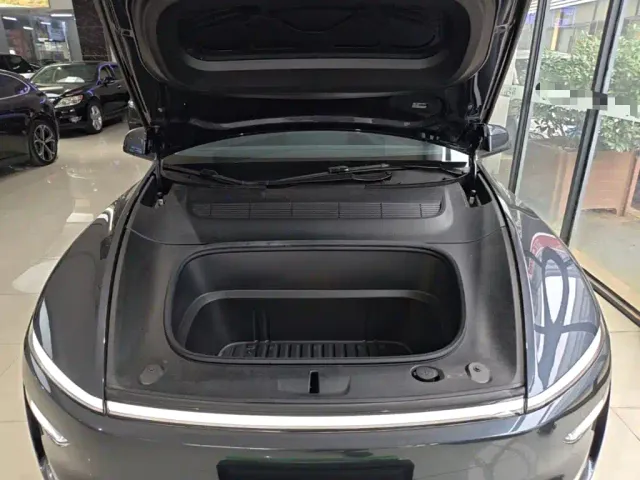 Tesla Model Y — Фото автомобиля 19
