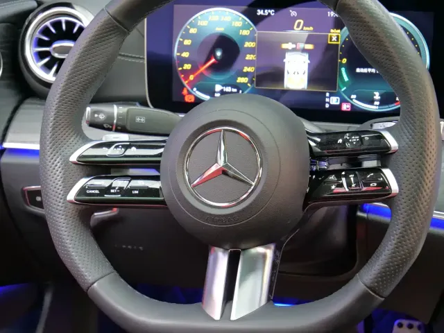 Mercedes-Benz E-Class — Фото автомобиля 13