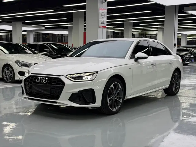 Фотография автомобиля — Audi A4L