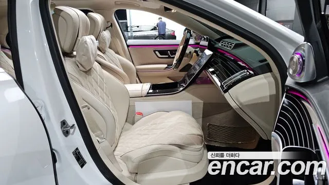 Mercedes-Benz S-Class — Фото автомобиля 12