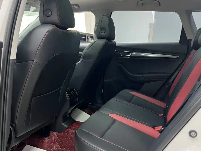 Skoda Karoq — Фото автомобиля 10
