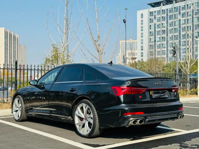 Audi A6L — Фото автомобиля 9