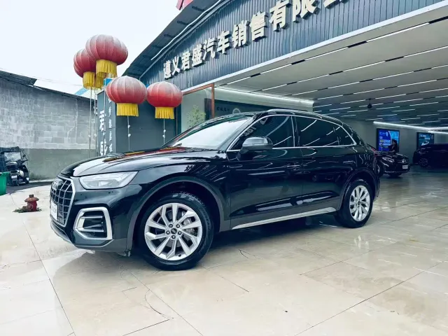 Фотография автомобиля — Audi Q5L