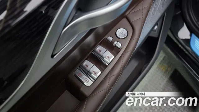 BMW 7 Series — Фото автомобиля 29