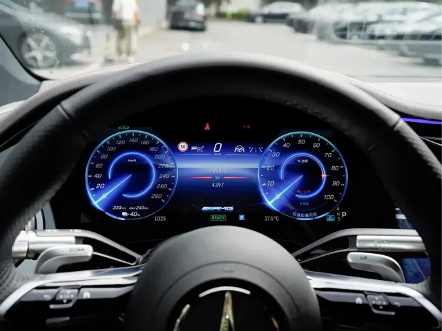 Mercedes-Benz EQS AMG — Фото автомобиля 9