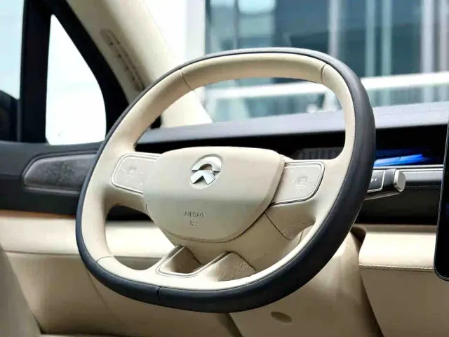 Nio ES8 — Фото автомобиля 9