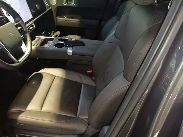 Li Auto L8 — Фото автомобиля 14