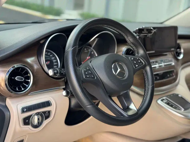 Mercedes-Benz V-Class — Фото автомобиля 11