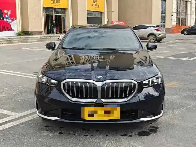 BMW 5 Series — Фото автомобиля 2