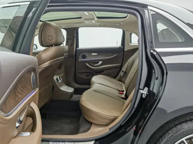 Mercedes-Benz E-Class — Фото автомобиля 15