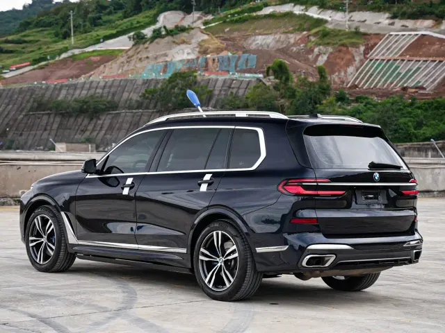 BMW X7 — Фото автомобиля 3