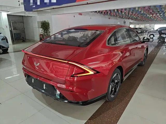 Wuling Starlight — Фото автомобиля 6