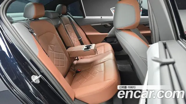 BMW 5 Series — Фото автомобиля 17