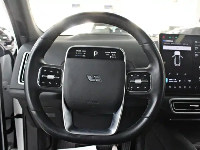 Li Auto L7 — Фото автомобиля 5