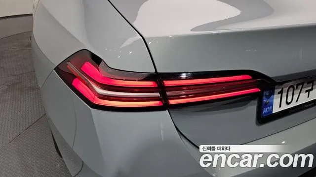 BMW 5-Series — Фото автомобиля 23