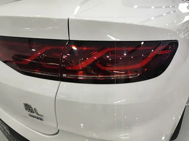 BYD Qin L — Фото автомобиля 7