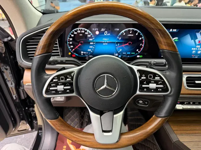 Mercedes-Benz GLS-Class — Фото автомобиля 16