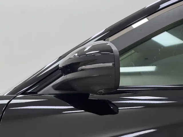 Ford Mustang Mach-E — Фото автомобиля 11
