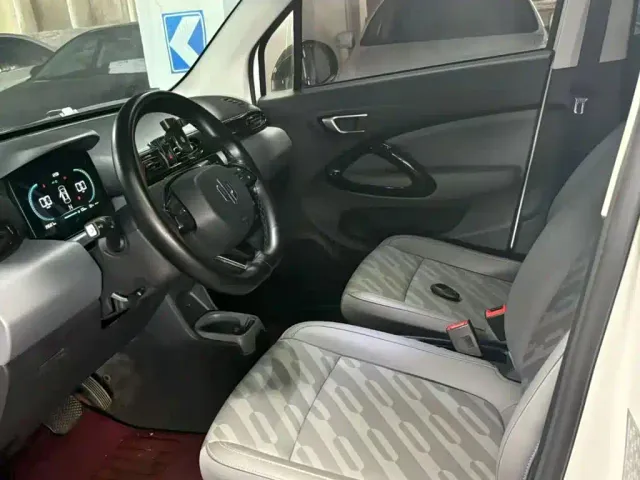 Leapmotor T03 — Фото автомобиля 14