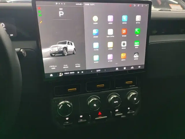 iCAR V23 — Фото автомобиля 12
