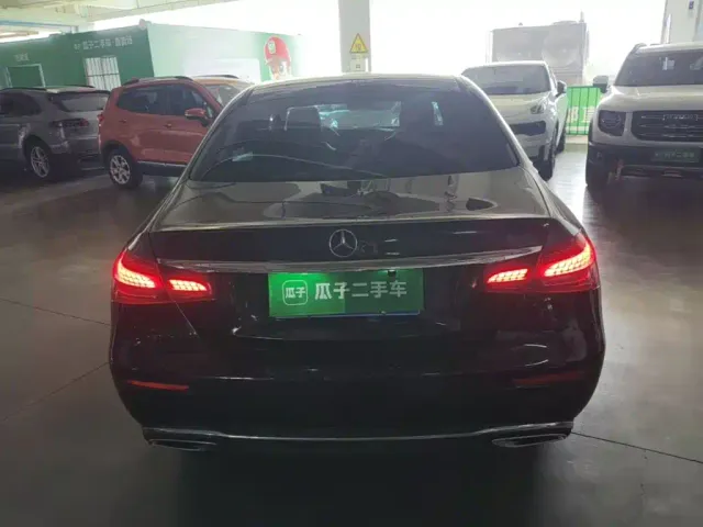 Mercedes-Benz E-Class — Фото автомобиля 6