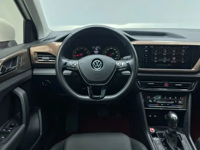 Volkswagen Tharu — Фото автомобиля 19