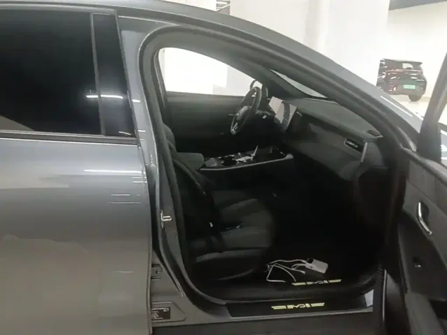 BYD Qin PLUS — Фото автомобиля 24