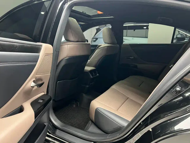 Lexus ES — Фото автомобиля 7