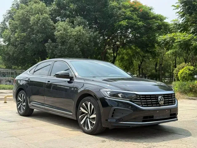 Volkswagen Passat — Фото автомобиля 3