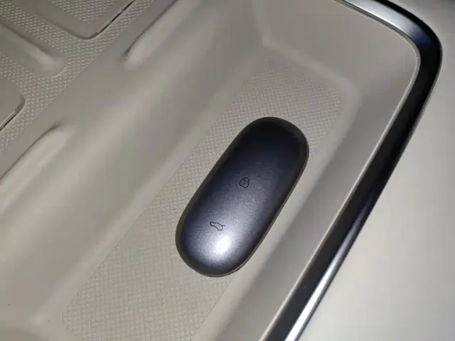 Li Auto Li Auto L6 2024 Pro — Фото автомобиля 8